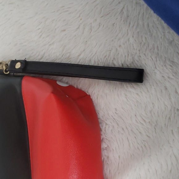 Minnie Mouse Wristlet - Picture 5 of 10
